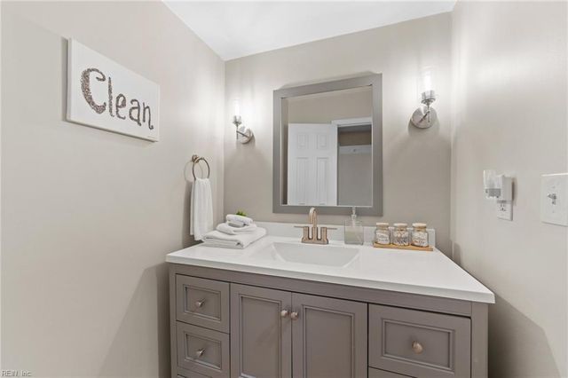 4426 Point West DR, Portsmouth, VA 23703