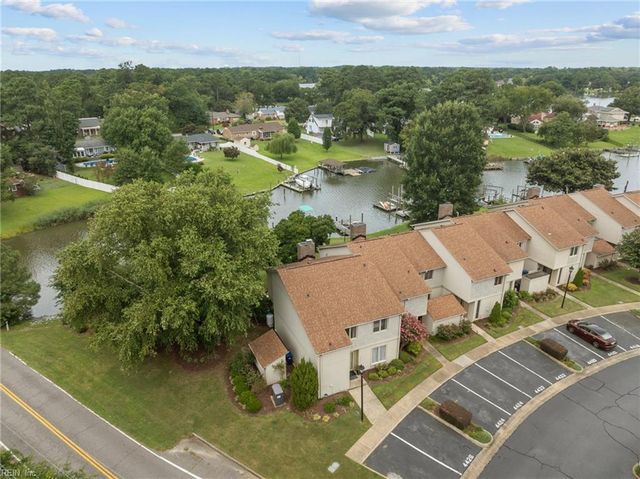 4426 Point West DR, Portsmouth, VA 23703