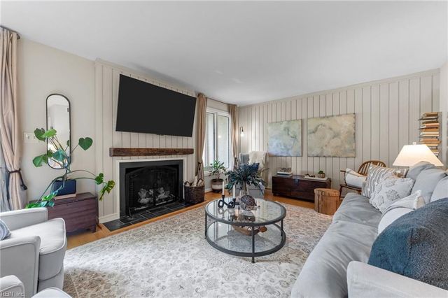 4426 Point West DR, Portsmouth, VA 23703