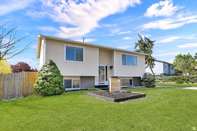 4239 W SUN DR, Kearns, UT 84118