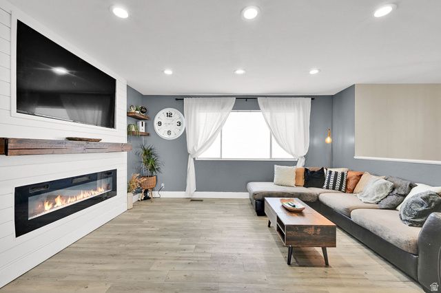 4239 W SUN DR, Kearns, UT 84118