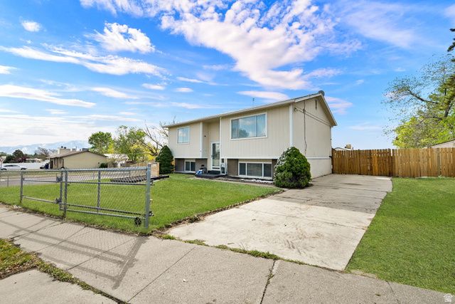 4239 W SUN DR, Kearns, UT 84118