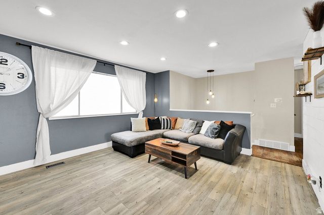 4239 W SUN DR, Kearns, UT 84118