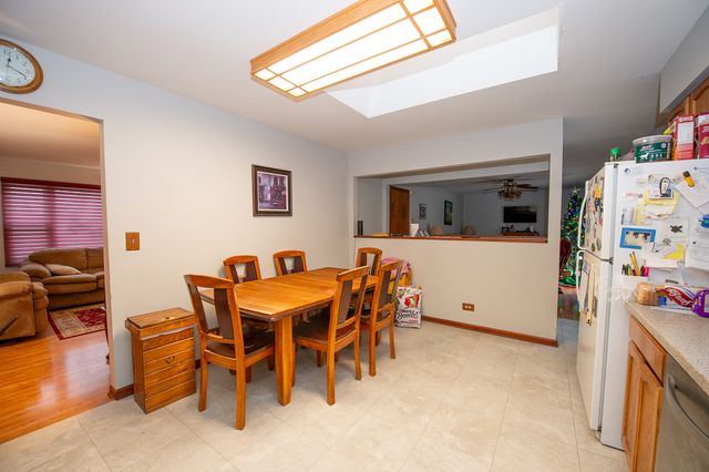 17 N Weston Avenue, Elgin, IL 60123