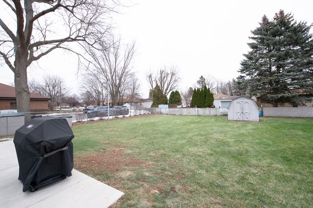 17 N Weston Avenue, Elgin, IL 60123