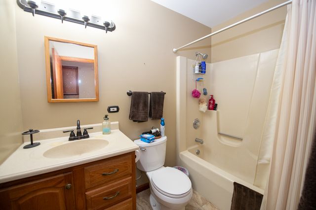 17 N Weston Avenue, Elgin, IL 60123