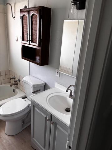 1353 N Adler Avenue, Fresno, CA 93727