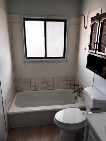 1353 N Adler Avenue, Fresno, CA 93727