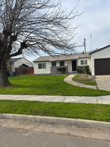 1353 N Adler Avenue, Fresno, CA 93727