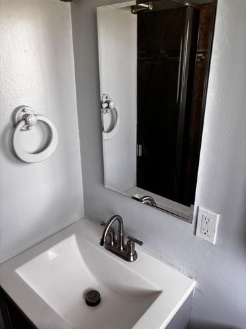 1353 N Adler Avenue, Fresno, CA 93727