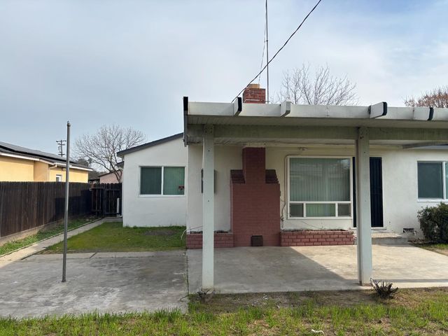 1353 N Adler Avenue, Fresno, CA 93727