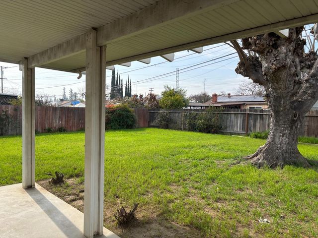1353 N Adler Avenue, Fresno, CA 93727