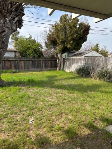 1353 N Adler Avenue, Fresno, CA 93727