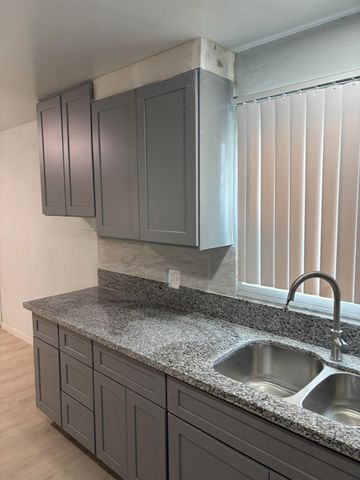 1353 N Adler Avenue, Fresno, CA 93727