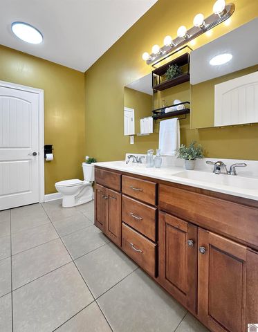 300 N 8th St, Murray, KY 42071