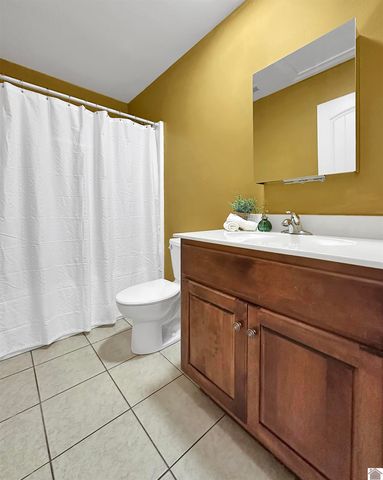 300 N 8th St, Murray, KY 42071