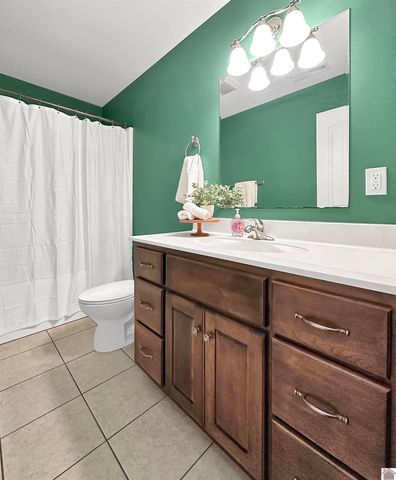 300 N 8th St, Murray, KY 42071