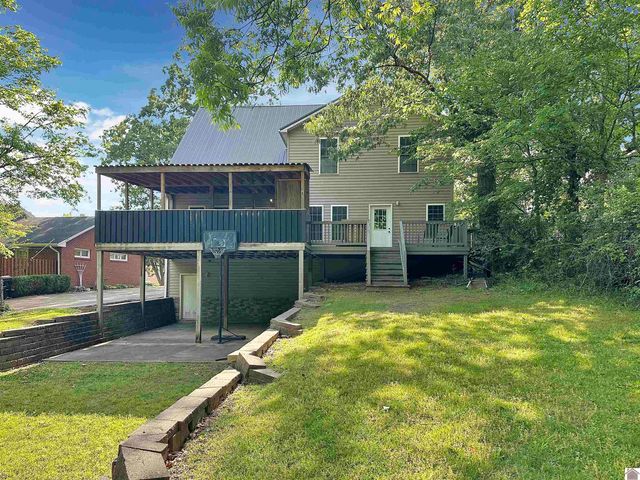 300 N 8th St, Murray, KY 42071
