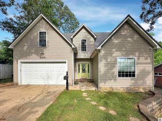 300 N 8th St, Murray, KY 42071