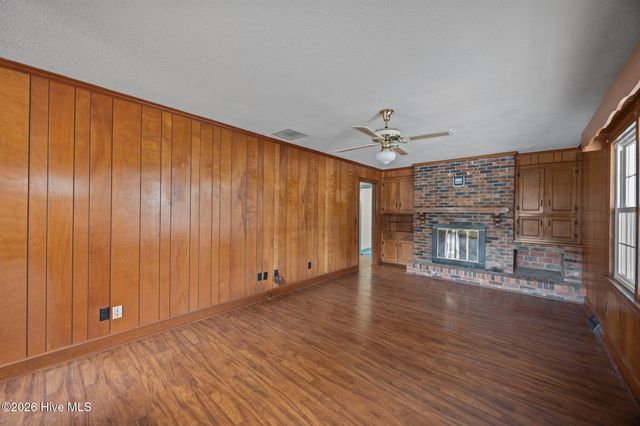 2212 Longleaf Pine Drive, Kinston, NC 28504