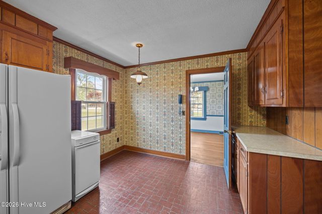 2212 Longleaf Pine Drive, Kinston, NC 28504