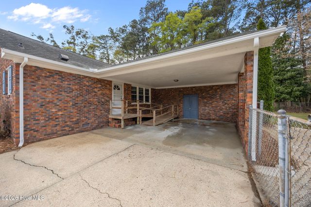 2212 Longleaf Pine Drive, Kinston, NC 28504