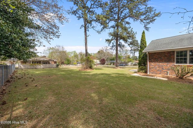 2212 Longleaf Pine Drive, Kinston, NC 28504