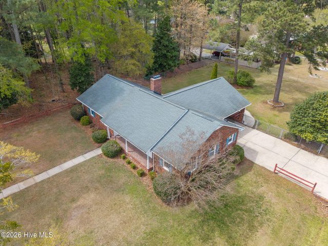 2212 Longleaf Pine Drive, Kinston, NC 28504