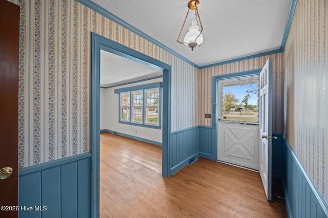 2212 Longleaf Pine Drive, Kinston, NC 28504