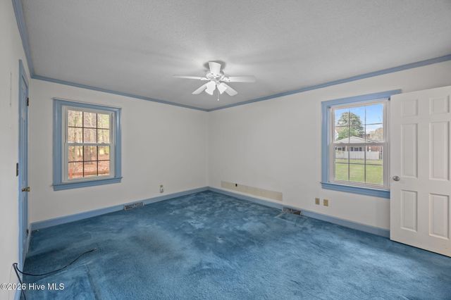 2212 Longleaf Pine Drive, Kinston, NC 28504