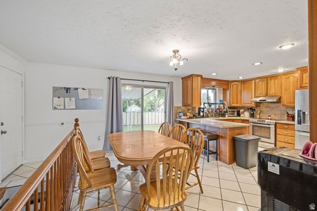 2234 W ARCHES DR, Taylorsville, UT 84129