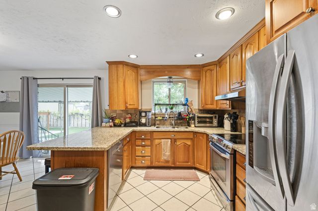 2234 W ARCHES DR, Taylorsville, UT 84129