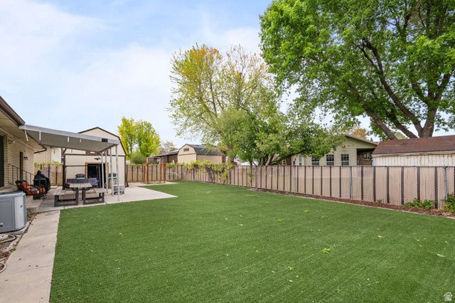 2234 W ARCHES DR, Taylorsville, UT 84129