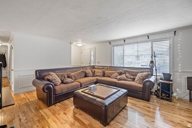 2234 W ARCHES DR, Taylorsville, UT 84129