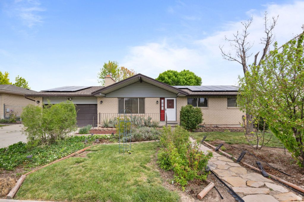 2234 W ARCHES DR, Taylorsville, UT 84129