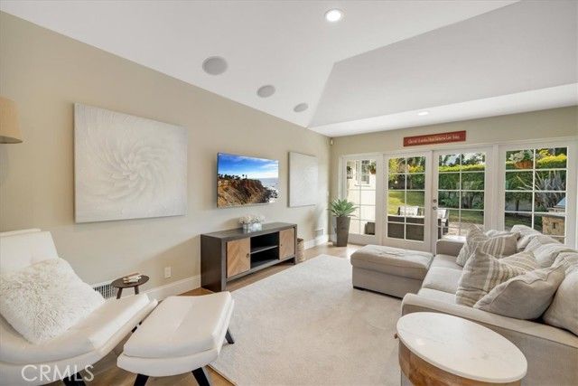 1517 Espinosa Circle, Palos Verdes Estates, CA 90274