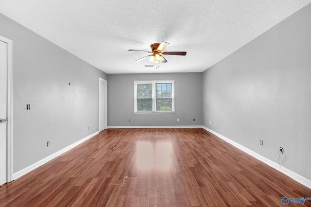 26 Rush Ln, Guntersville, AL 35976