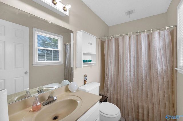 26 Rush Ln, Guntersville, AL 35976
