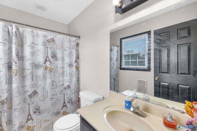 26 Rush Ln, Guntersville, AL 35976