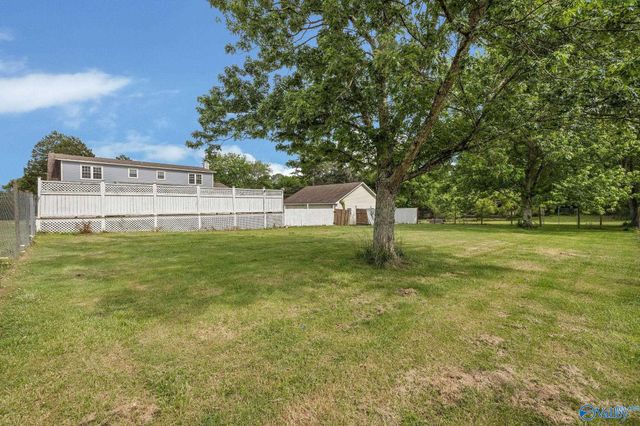 26 Rush Ln, Guntersville, AL 35976