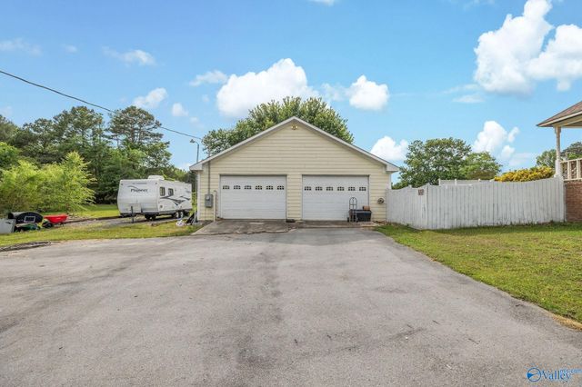 26 Rush Ln, Guntersville, AL 35976
