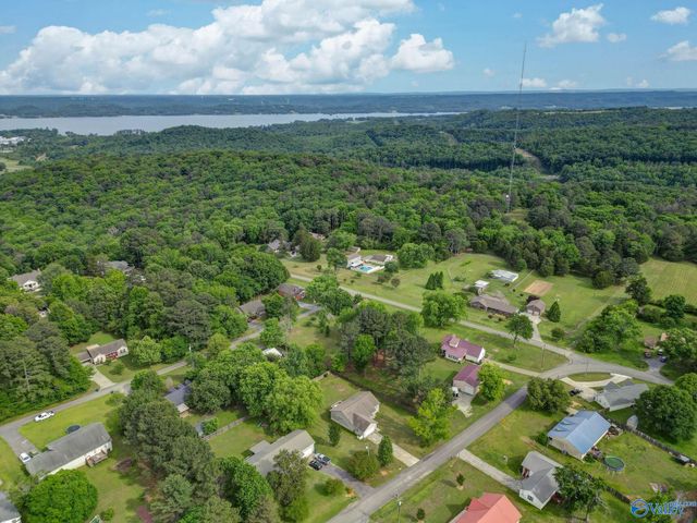 26 Rush Ln, Guntersville, AL 35976