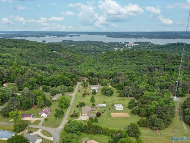 26 Rush Ln, Guntersville, AL 35976