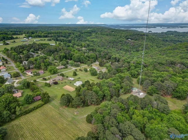 26 Rush Ln, Guntersville, AL 35976