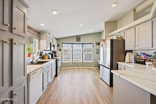 1550 20th Street 9, Rosamond, CA 93560