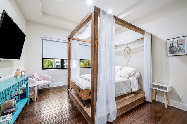 17545 Middlebrook Way, Boca Raton, FL 33496