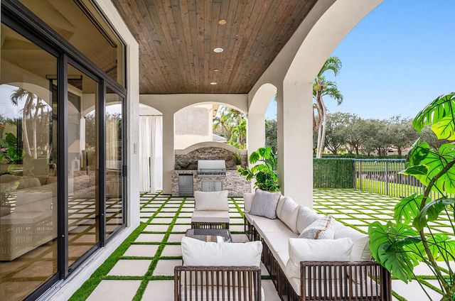 17545 Middlebrook Way, Boca Raton, FL 33496