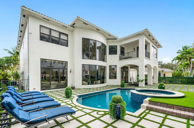 17545 Middlebrook Way, Boca Raton, FL 33496