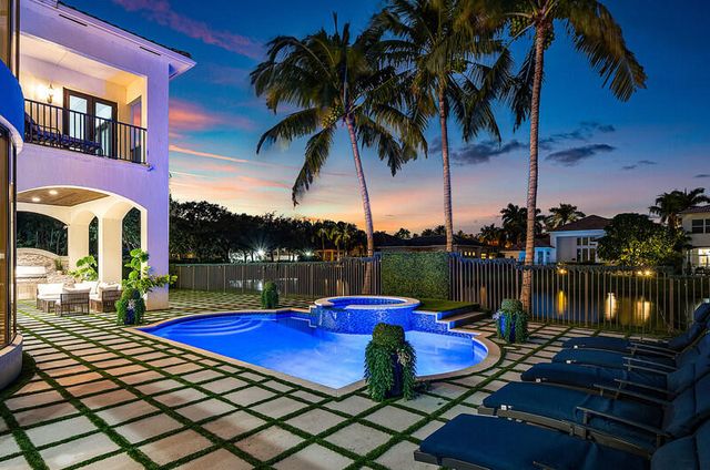 17545 Middlebrook Way, Boca Raton, FL 33496