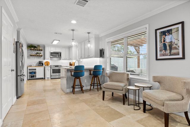 6546 Lindyann Lane, Houston, TX 77008